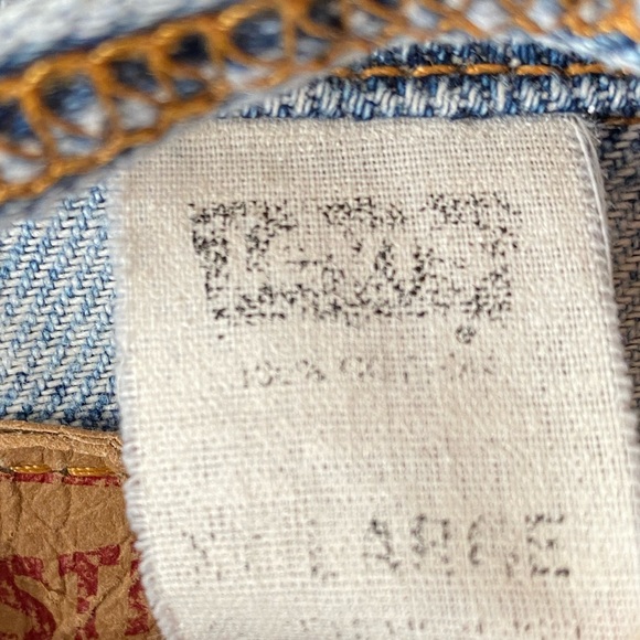 VINTAGE Levi’s Medium Wash Denim Thrashed Destroyed Grunge Trucker Jacket SZ XXL - Picture 4 of 15